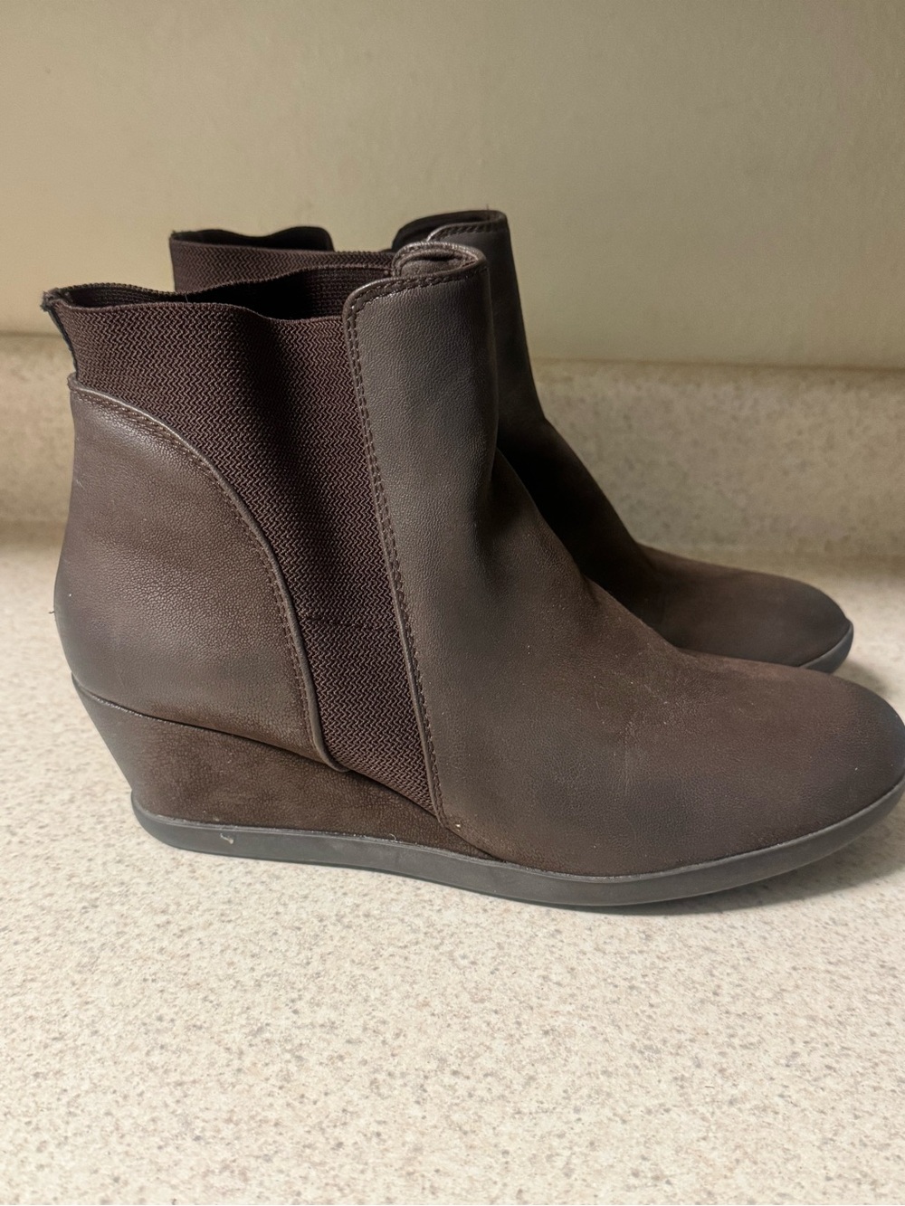 Skechers wedge booties